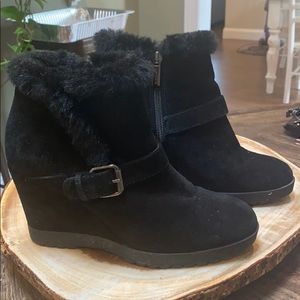 Aquatalia black booties faux fur lining